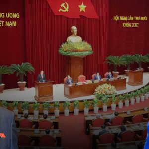 Chơi trò tinh giảm biên chế, Tô Lâm đang thách thức toàn Đảng!